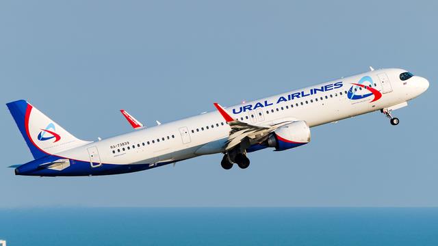 RA-73839:Airbus A321:Уральские авиалинии